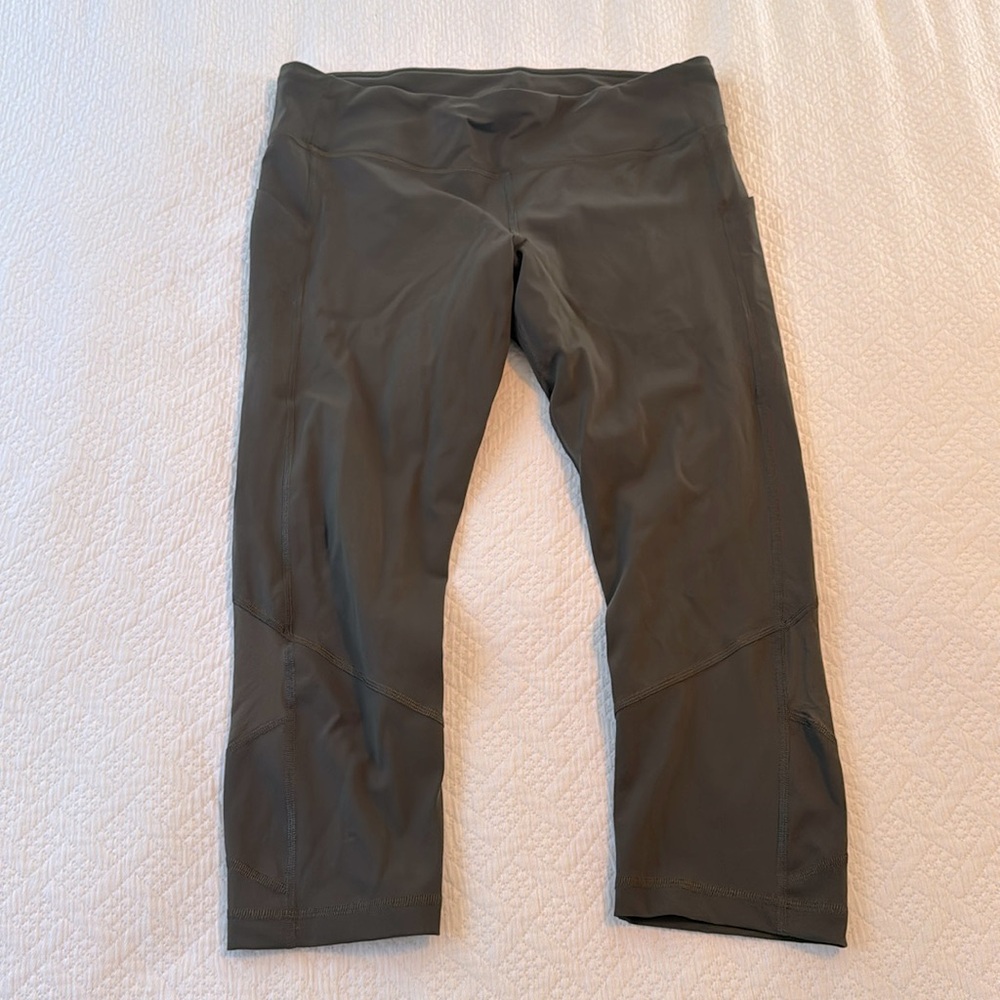 Lululemon calf length leggings- 12